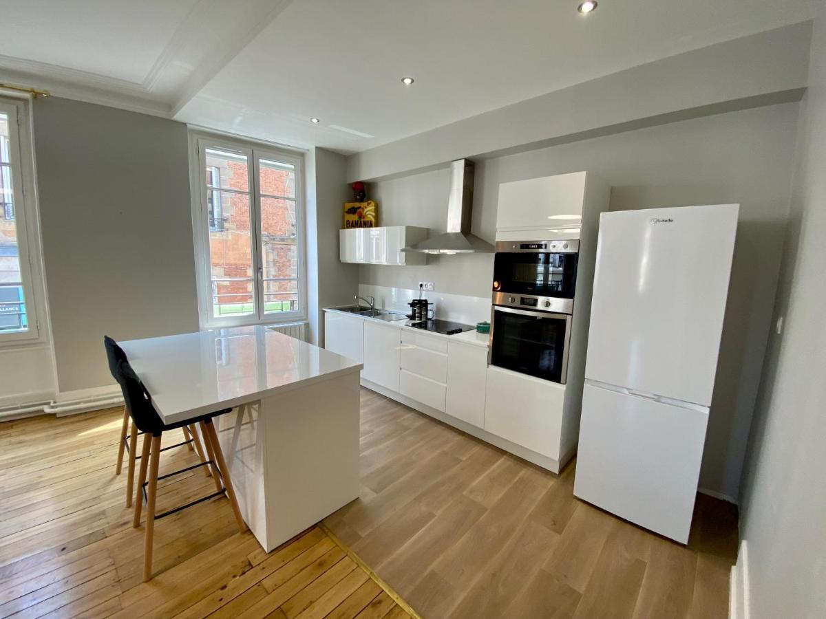 Grand Appartement De Caractere Au Coeur De Ville Мулен Екстер'єр фото